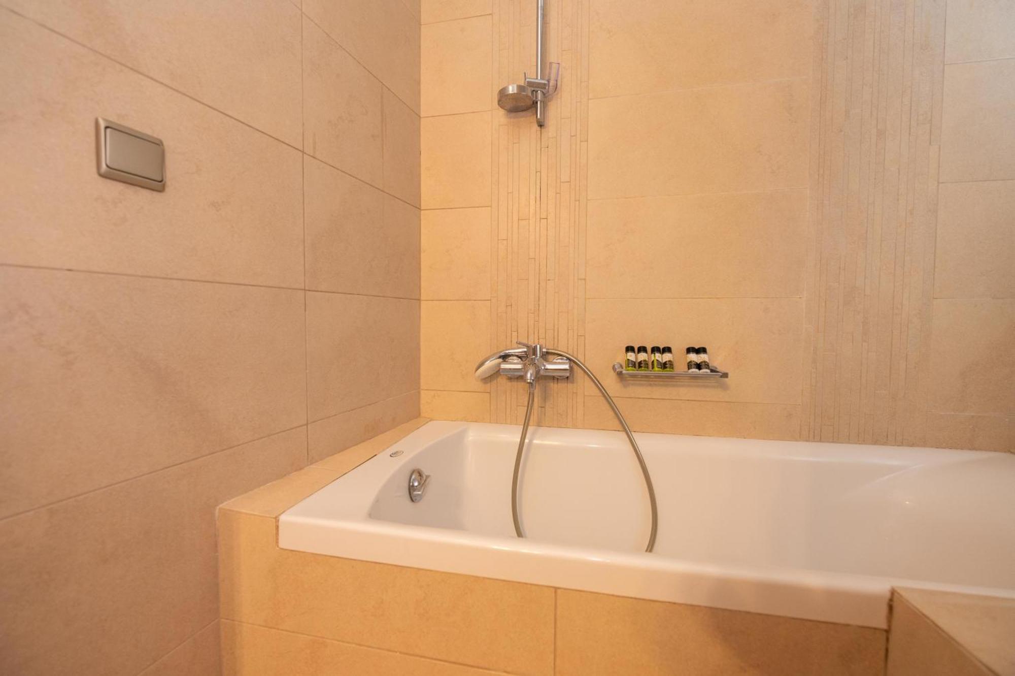 גיתיו La Boheme Hotel מראה חיצוני תמונה